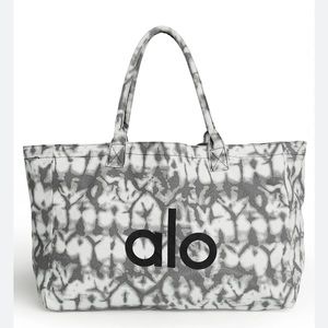 ALO Yoga shopper tote